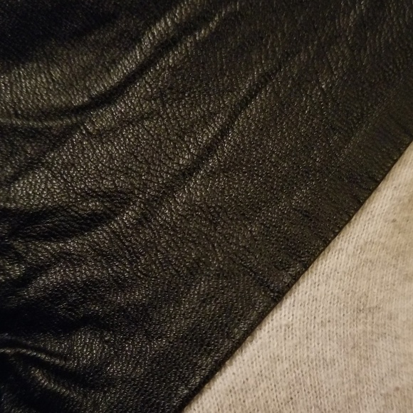 sweatshirt - Picture 2 of 3